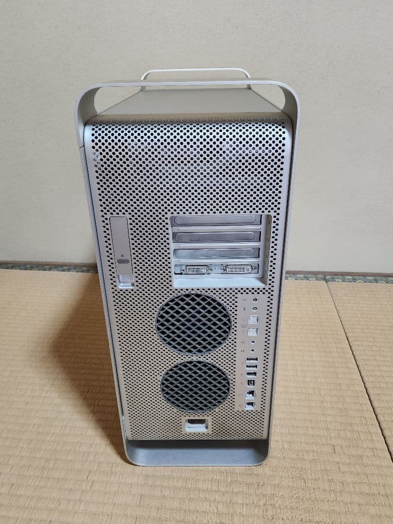 Apple powermac G5本体とキーボード