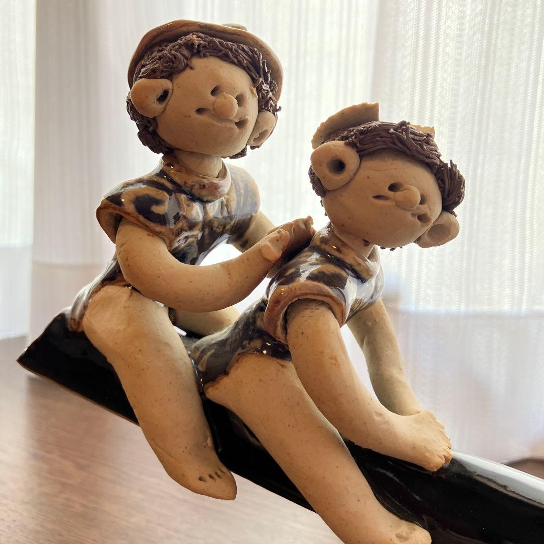 【送料無料】青芳人形 シーソーで遊ぶ子供たちの陶器の置物【匿名配送】