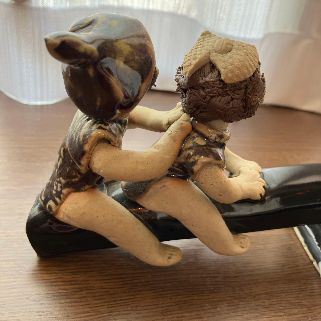 【送料無料】青芳人形 シーソーで遊ぶ子供たちの陶器の置物【匿名配送】