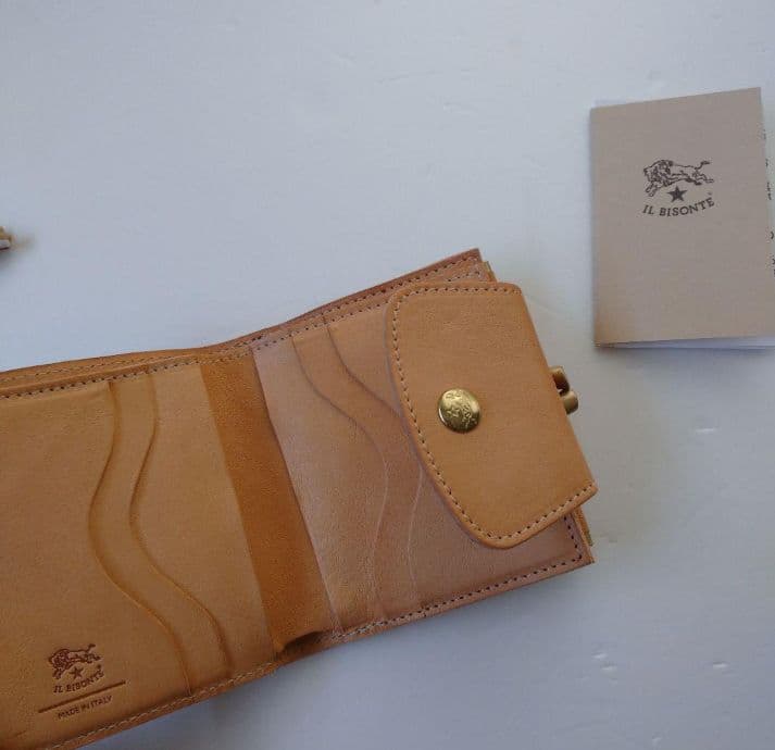 12/21まで最終値下♪　新品　未使用　IL BISONTE 二つ折り財布