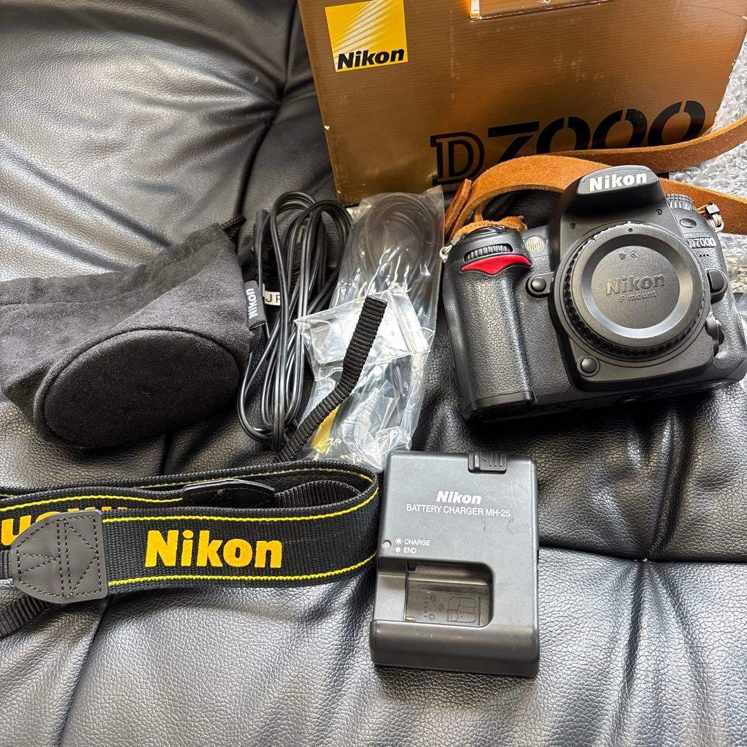 Nikon 一眼レフ　D7000 カメラ