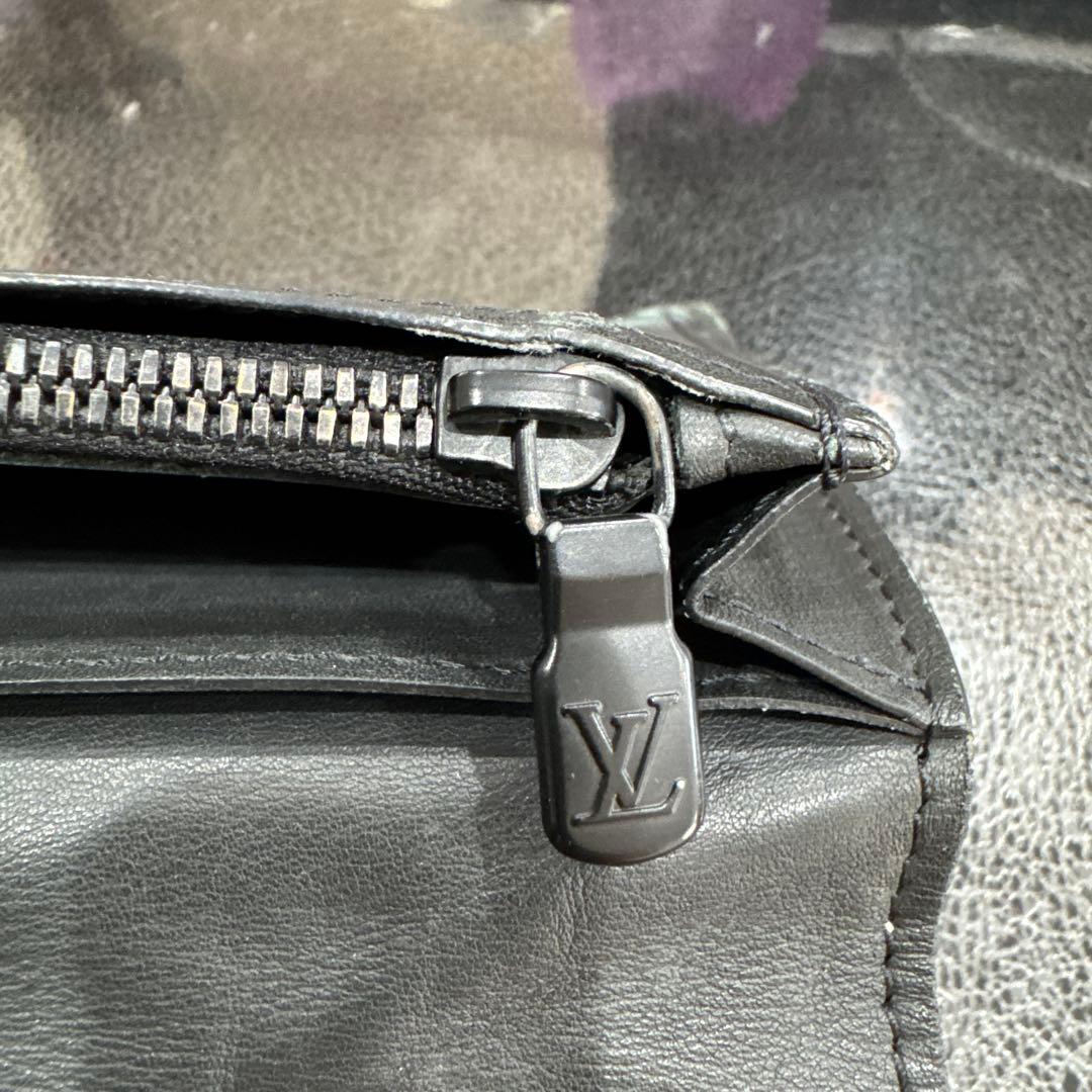 ルイヴィトン　財布　LV