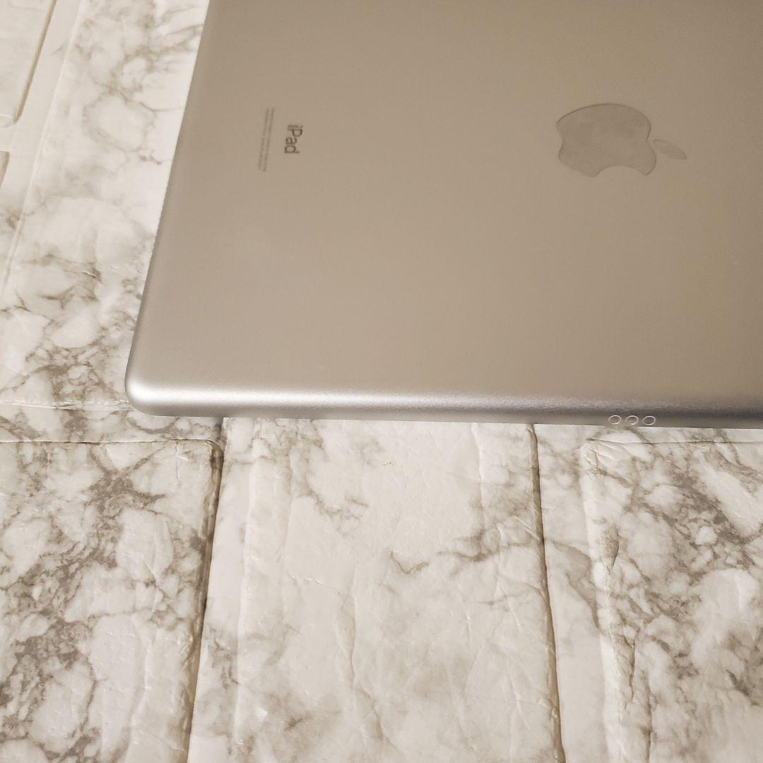 210 iPad 7世代 128GB SIMフリー シルバー
