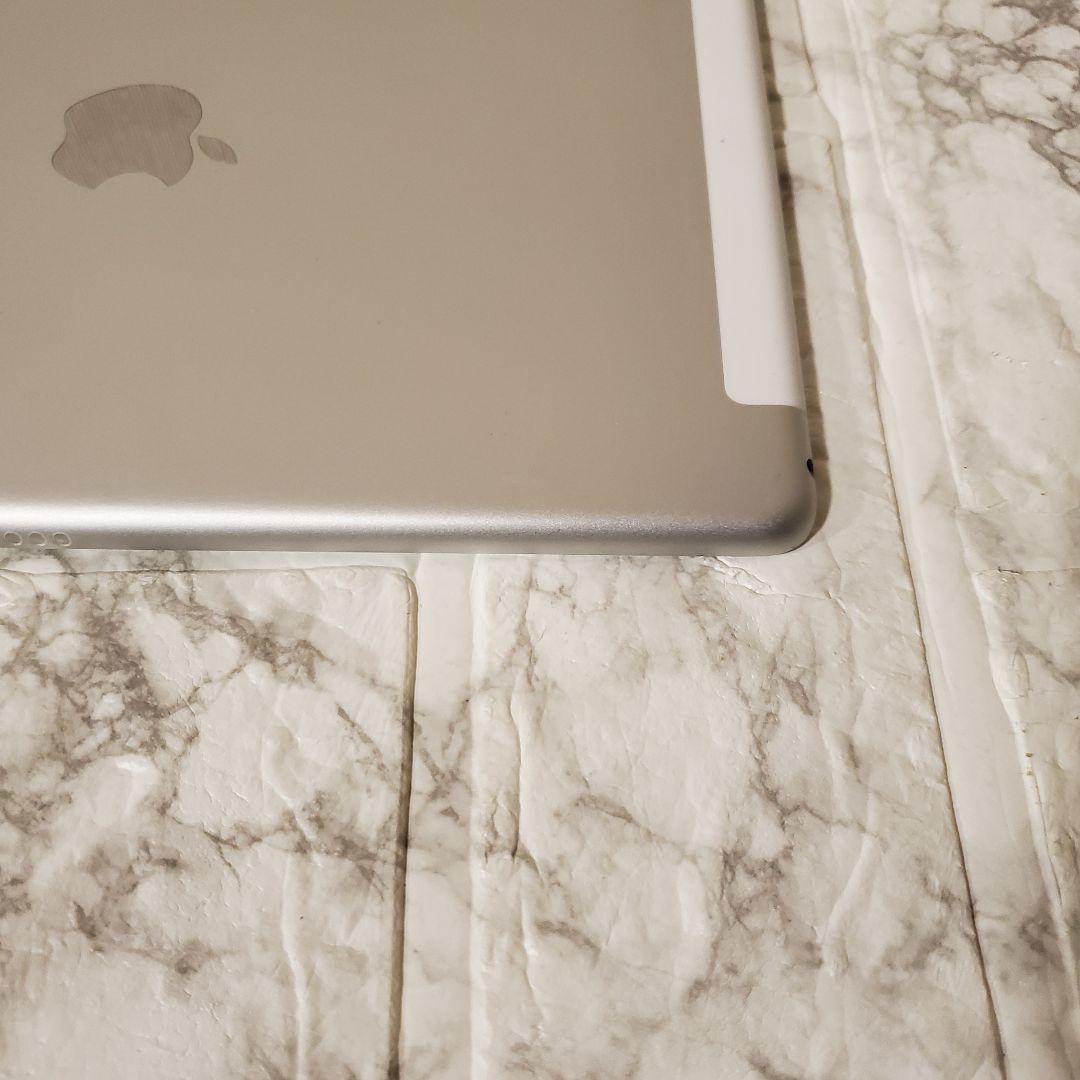 210 iPad 7世代 128GB SIMフリー シルバー