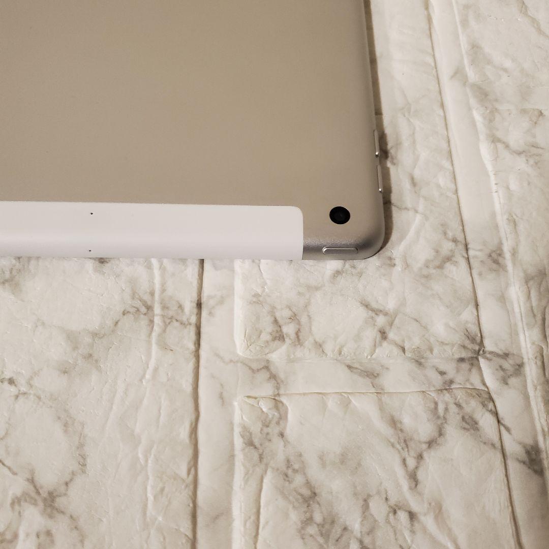 210 iPad 7世代 128GB SIMフリー シルバー