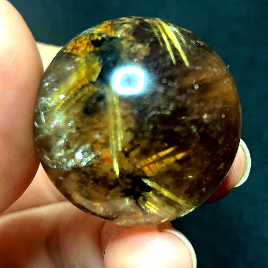 30mm 虹入りゴールドタイチンルチルクォーツ　丸玉　スフィア　金針水晶