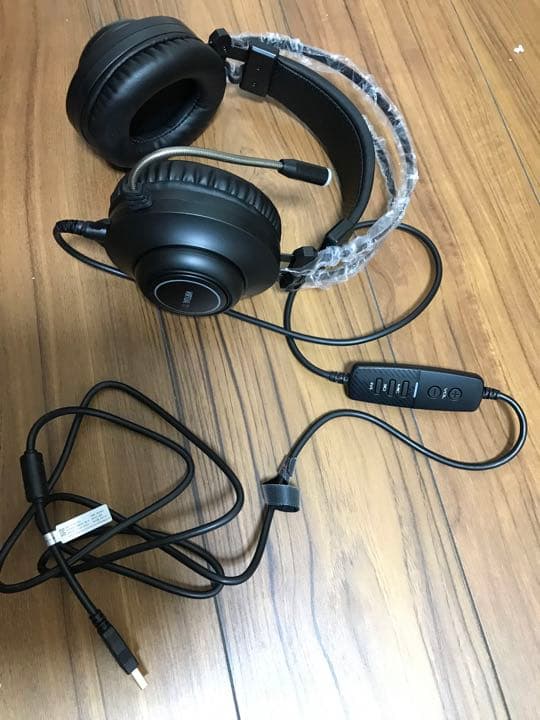 ゲーミング　ハッカーN550 RGB LED 有線オーバーイヤーヘッドホン