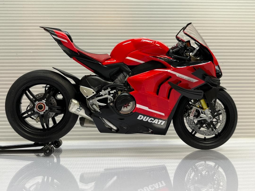 タミヤ　ドゥカティスーパーレッジェーラV4レーシングキット　完成品