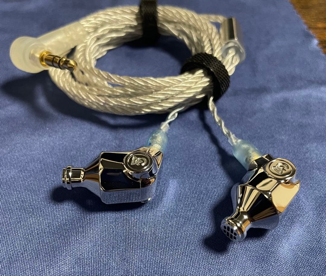 イヤホン Campfire Audio ATLAS