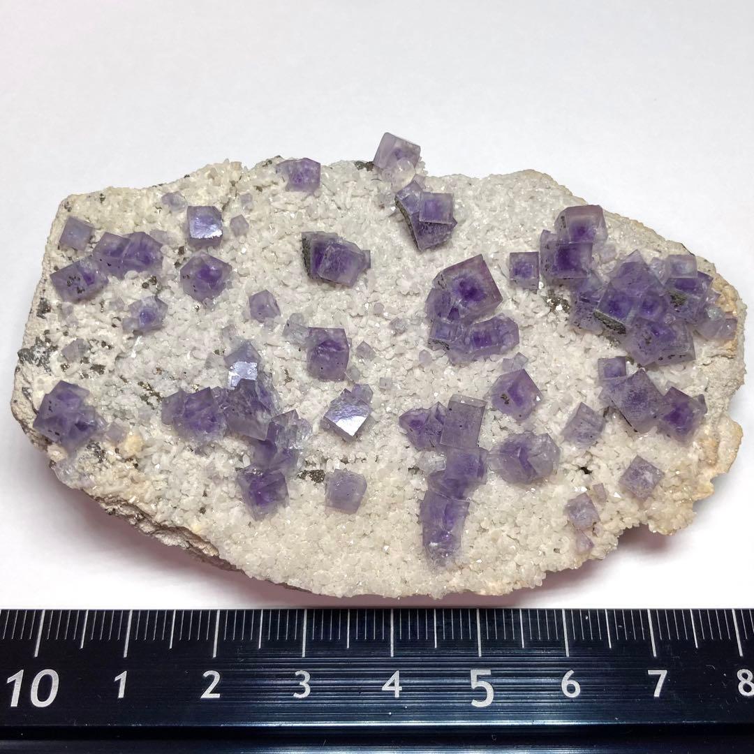 蛍石 パープル ゾーニング フローライト 原石 鉱物 天然石 標本 鉱石