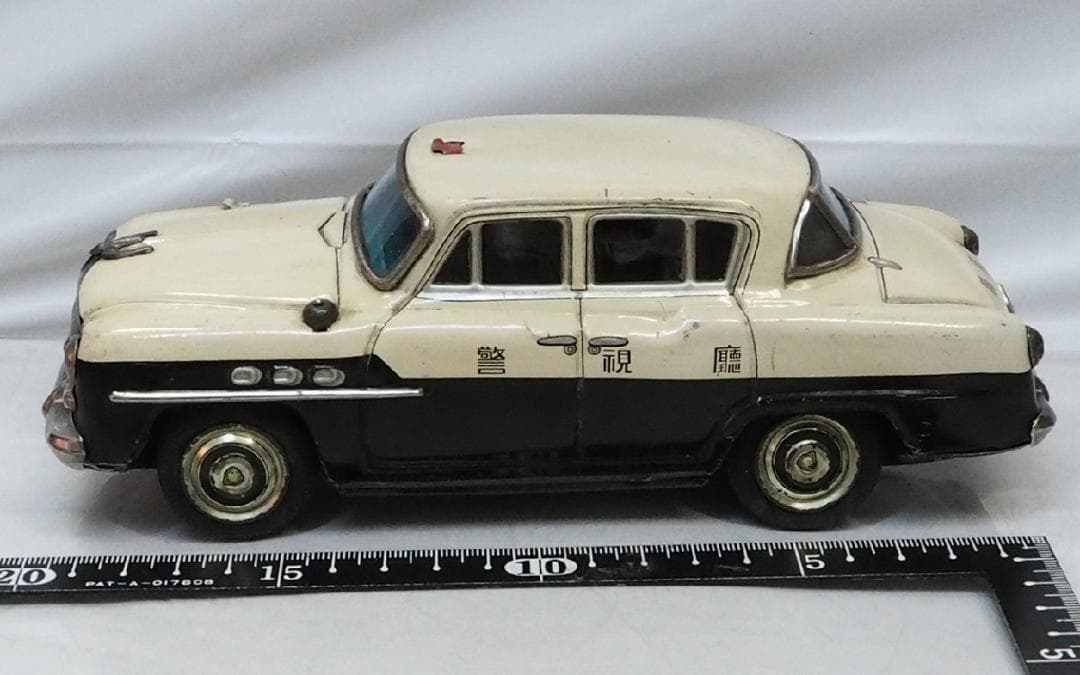 萬代屋【初代トヨペット クラウン警視庁パトカー欠品有】ブリキtin car箱無