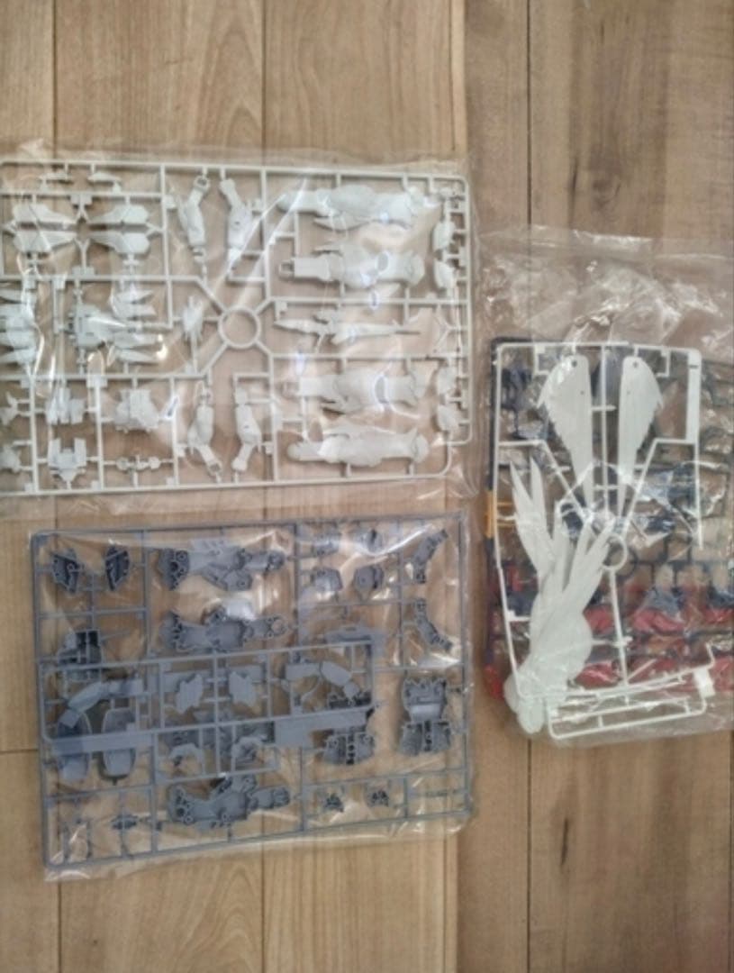 ガンプラ 未組立キット 複数パーツ