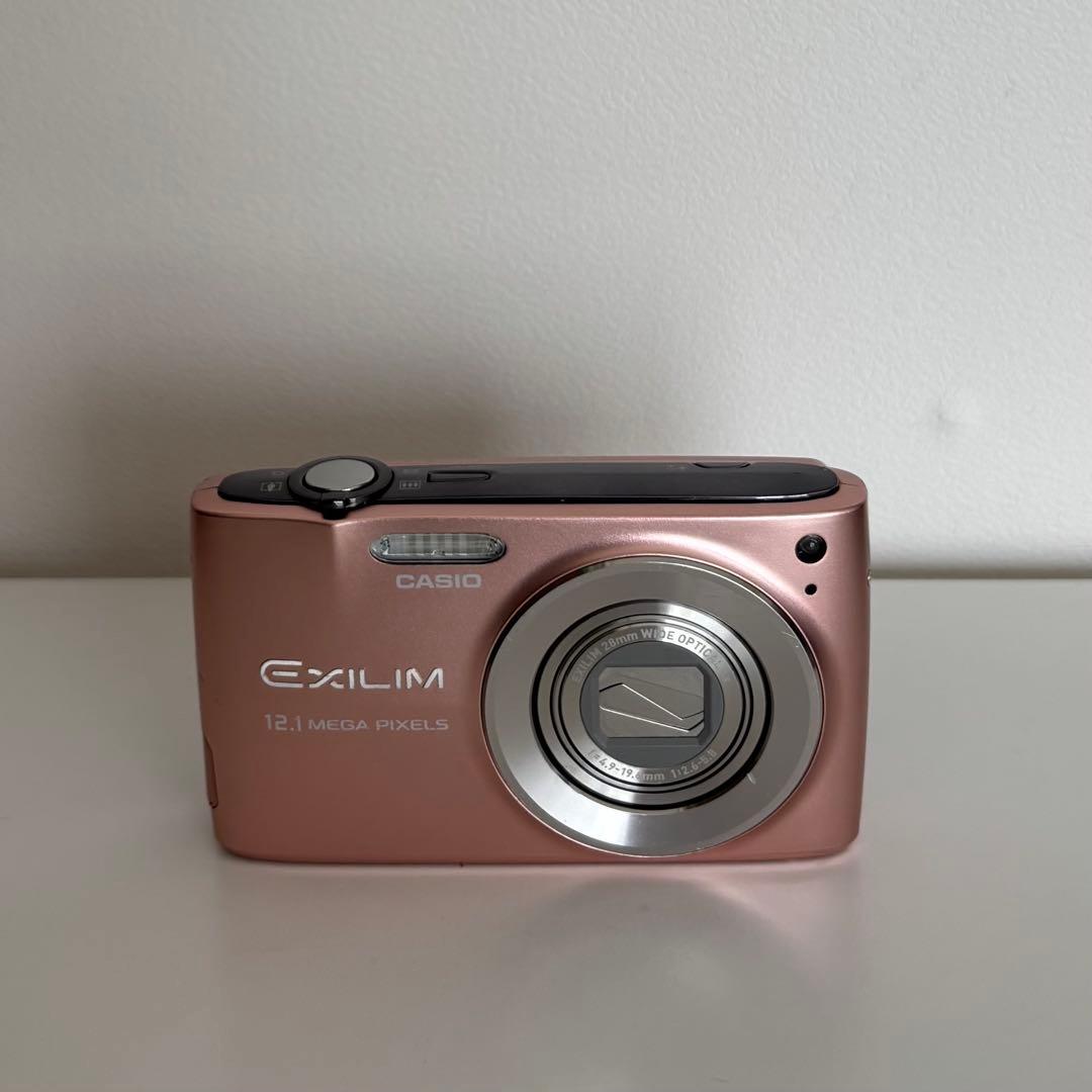 CASIO EXILIM 12.1メガピクセル デジタルカメラ（SDカード付）