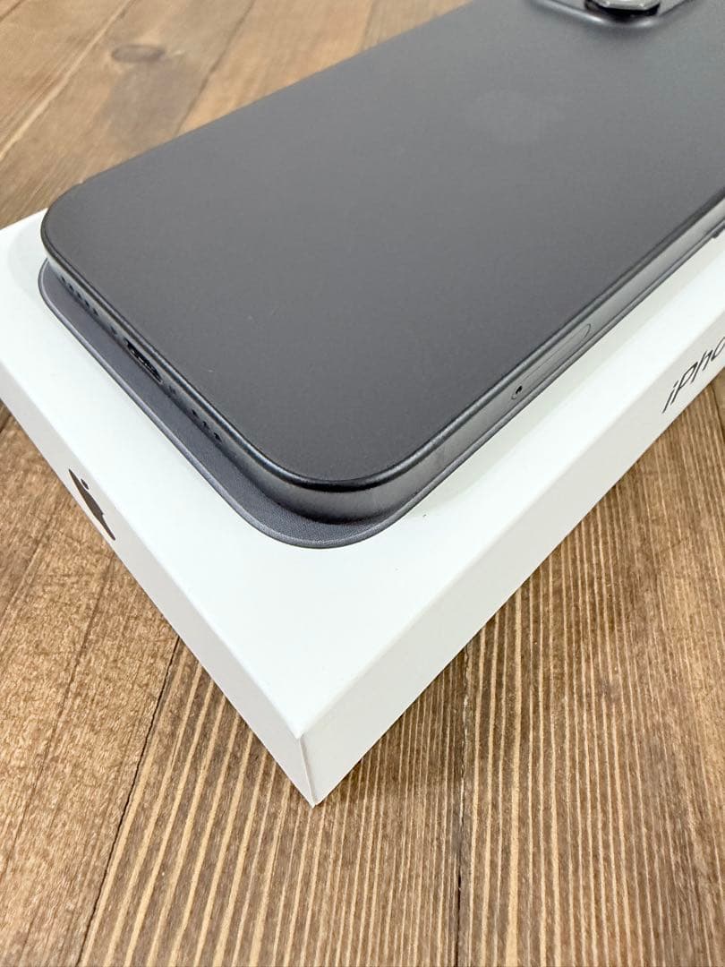 【美品】iPhone 15 256GB SIMフリー 【バッテリー容量94%】