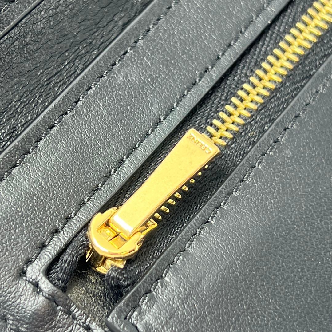 値下げ中‼️まろろ 専用✨極美品✨CELINE セリーヌ　ミディアム　ウォレット