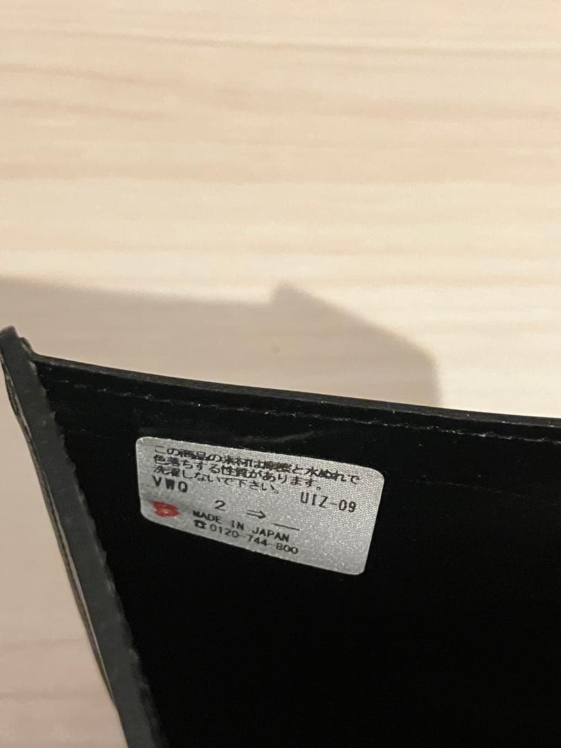 未使用　agnes b. アニエスベー　ロゴ　ブラック　レザー　二つ折り財布