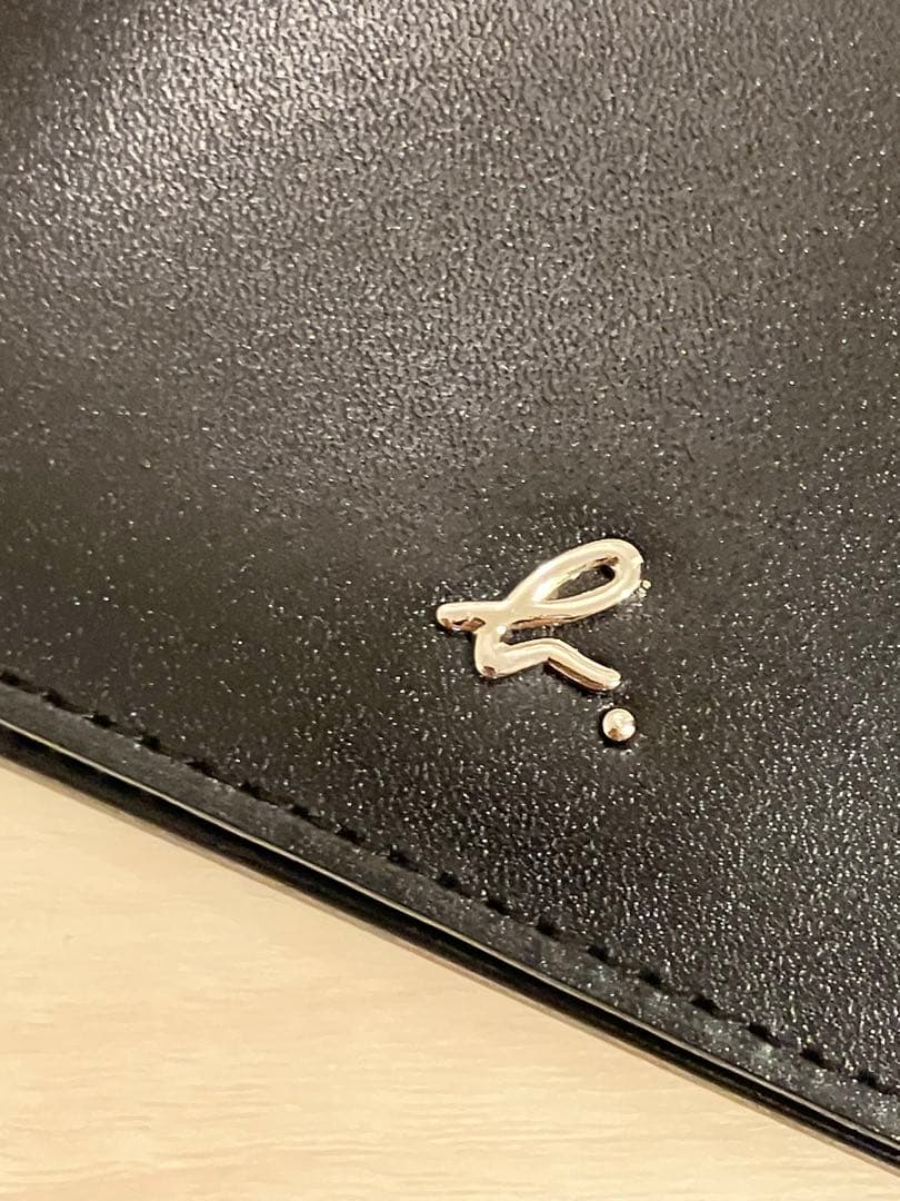 未使用　agnes b. アニエスベー　ロゴ　ブラック　レザー　二つ折り財布