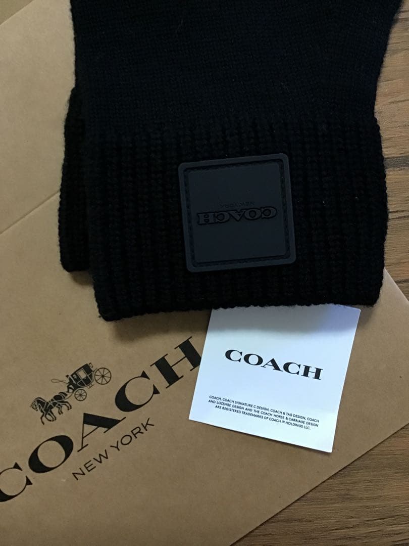 新品　ショッパー&ギフトボックス付　COACH ニット手袋　サイズS/M
