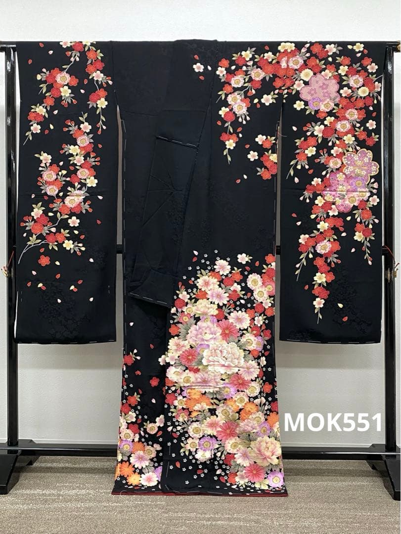 振袖 仮絵羽 刺繍 金彩 紋意匠 牡丹 正絹 未仕立て品 八掛付き