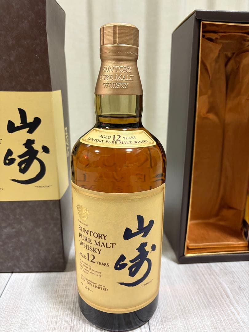 山崎 12年 ピュアモルトウイスキー　サントリー　新品　未開栓