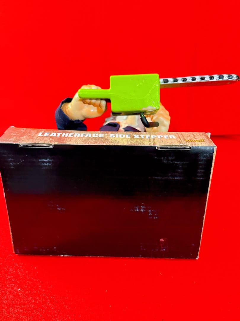 テキサスチェーンソー レザーフェイス サイドステッパー フィギュア 海外限定