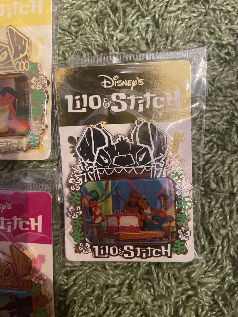 ディズニーストア スティッチ フィルム マンスリー ピンバッジ コンプリート