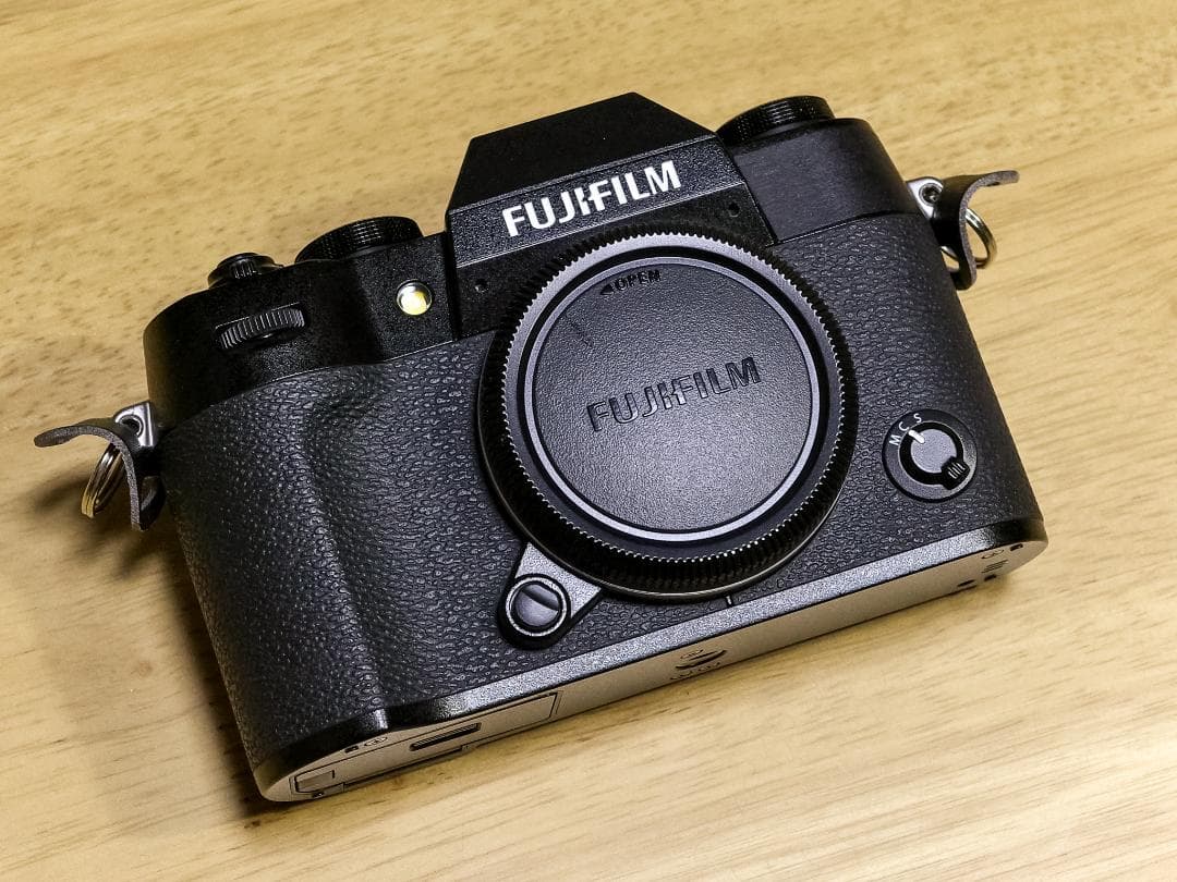 FUJIFILM X-T50 ボディ 純正チャージャー + 予備バッテリー付き
