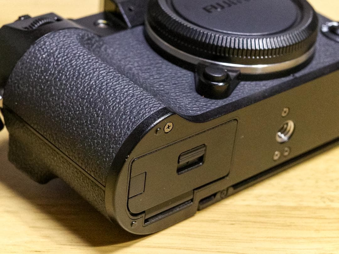 FUJIFILM X-T50 ボディ 純正チャージャー + 予備バッテリー付き