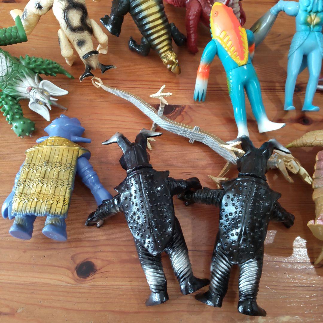 ウルトラマンシリーズ 　　　　　　　　　怪獣ソフビ 12体セット