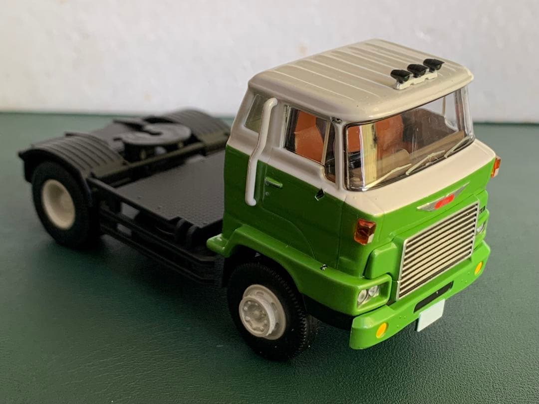 トミカリミテッドヴィンテージネオ 日野HE366 カートランスポーター