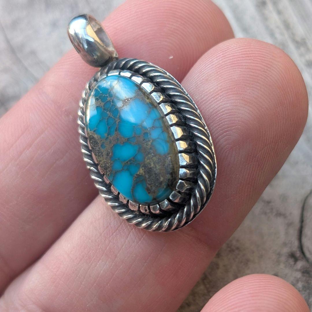 ハンドメイドのターコイズトップ　インディアンジュエリー風