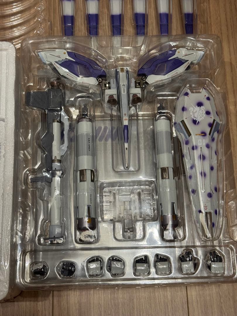 【一部開封済】メタルビルド Hi-νガンダム・ハイパーメガバズーカランチャー