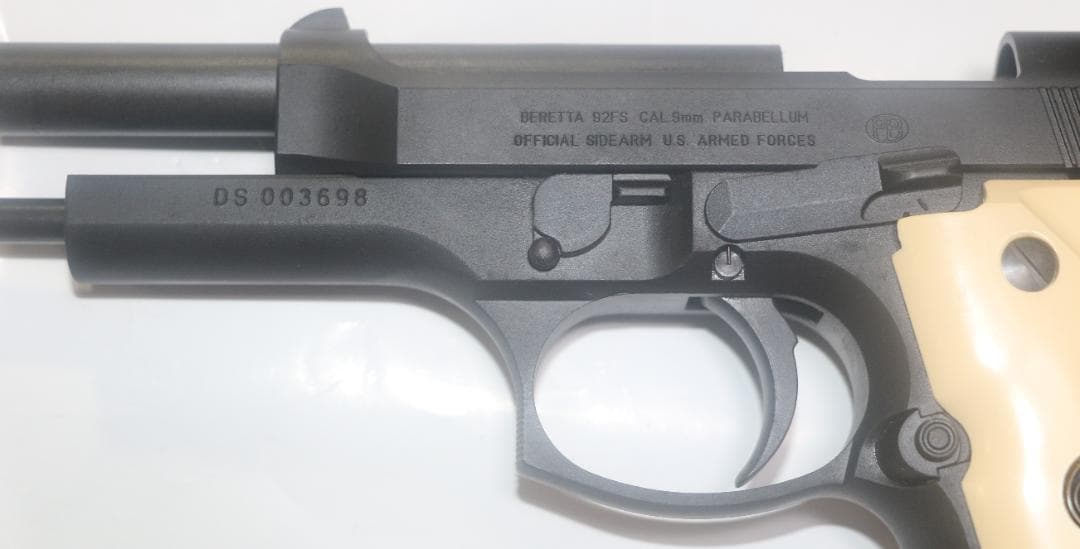 MGC製HW樹脂モデルガン ベレッタＭ９２ＦＳ湾岸戦争限定モデル SPG合法品