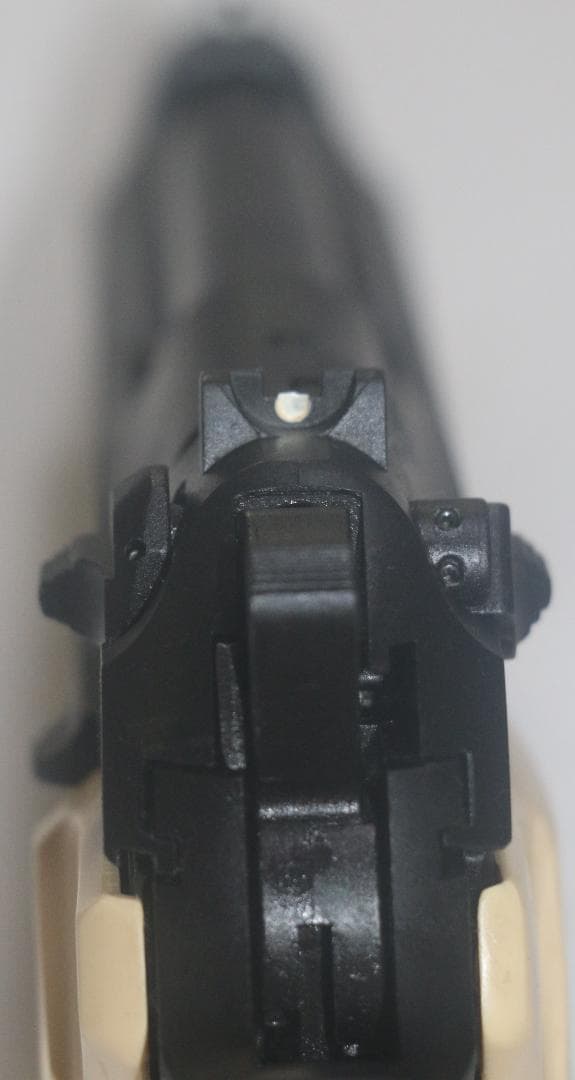 MGC製HW樹脂モデルガン ベレッタＭ９２ＦＳ湾岸戦争限定モデル SPG合法品