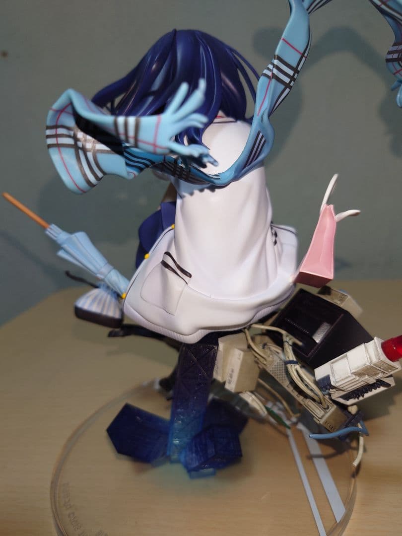 グッドスマイルカンパニー　グリッドマン宝多六花1/7スケールフィギュア