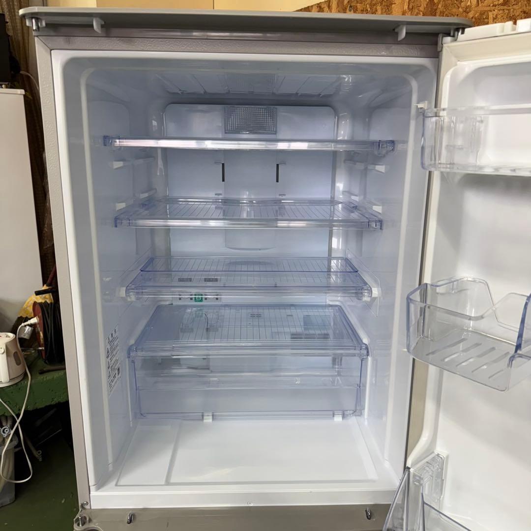 327 シャープ　どっちもドア　大型冷蔵庫　300L強　2022年製　シルバー