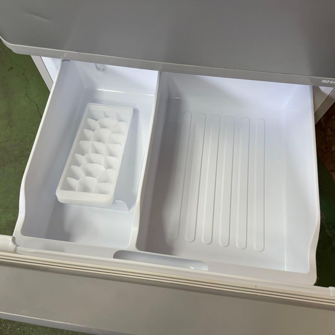 327 シャープ　どっちもドア　大型冷蔵庫　300L強　2022年製　シルバー