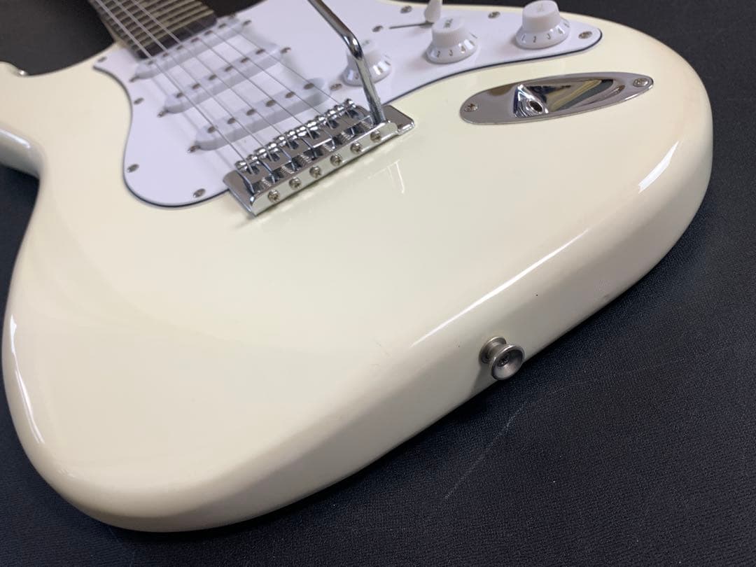 Bacchus BST バッカス中古エレキギター　ホワイト　美品