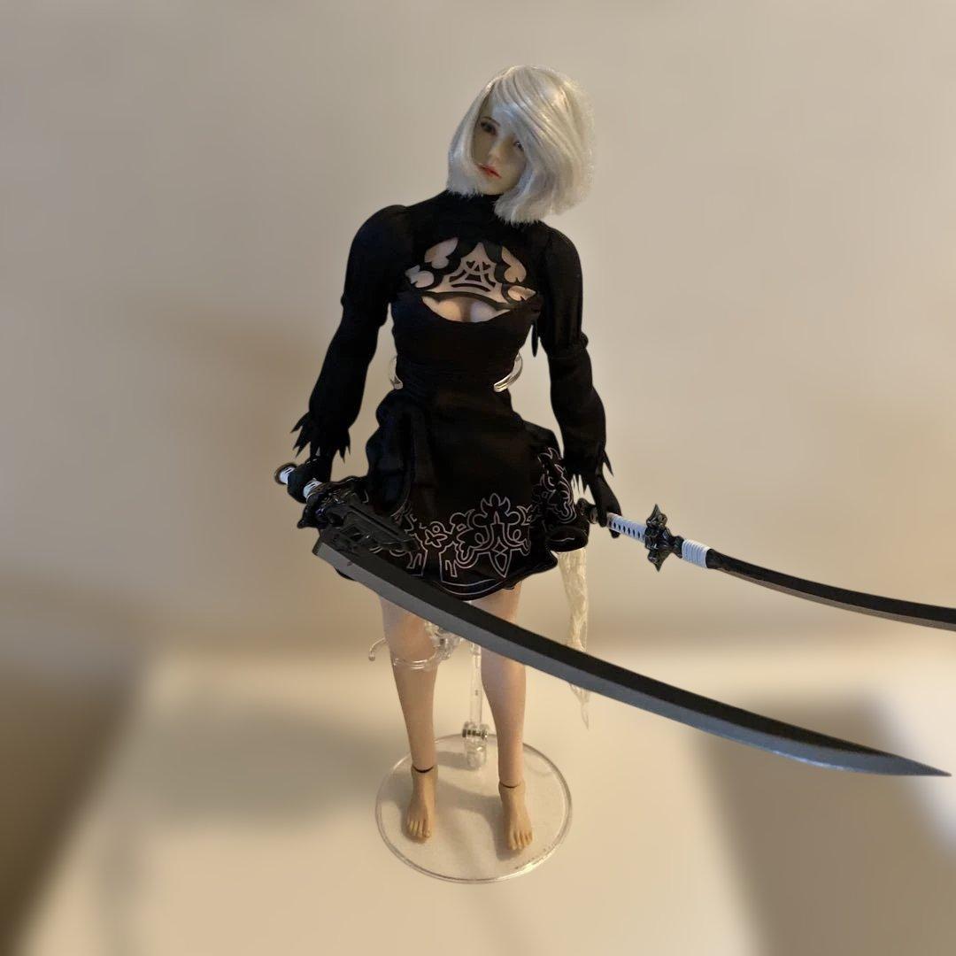 2B フィギュア 黒衣装 刀付き　1/6 シームレス