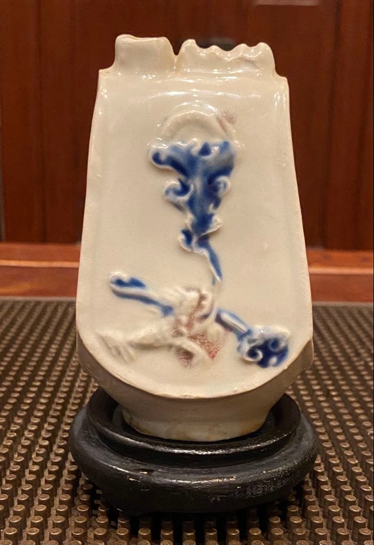 染付水滴・筆置き一体型　鑑賞台付　　一輪挿し　茶器小物　ヴィンテージ　　レア