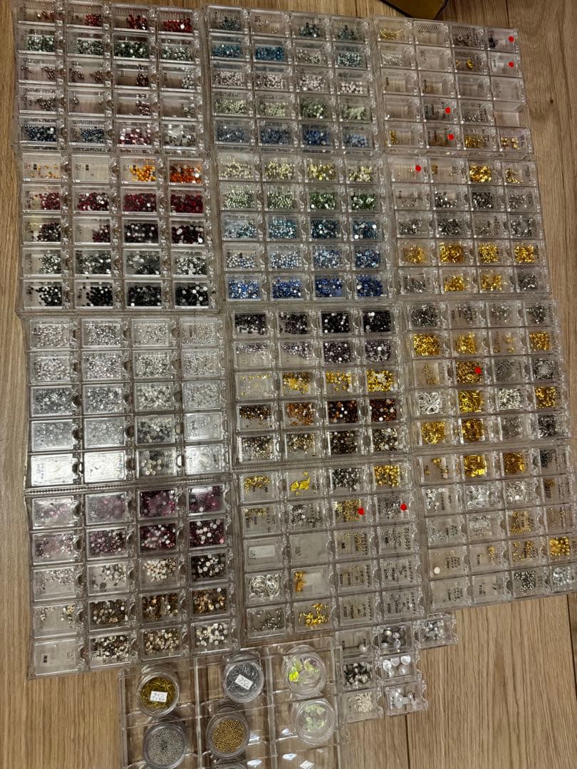 スワロフスキーネイルパーツ大量まとめ販売