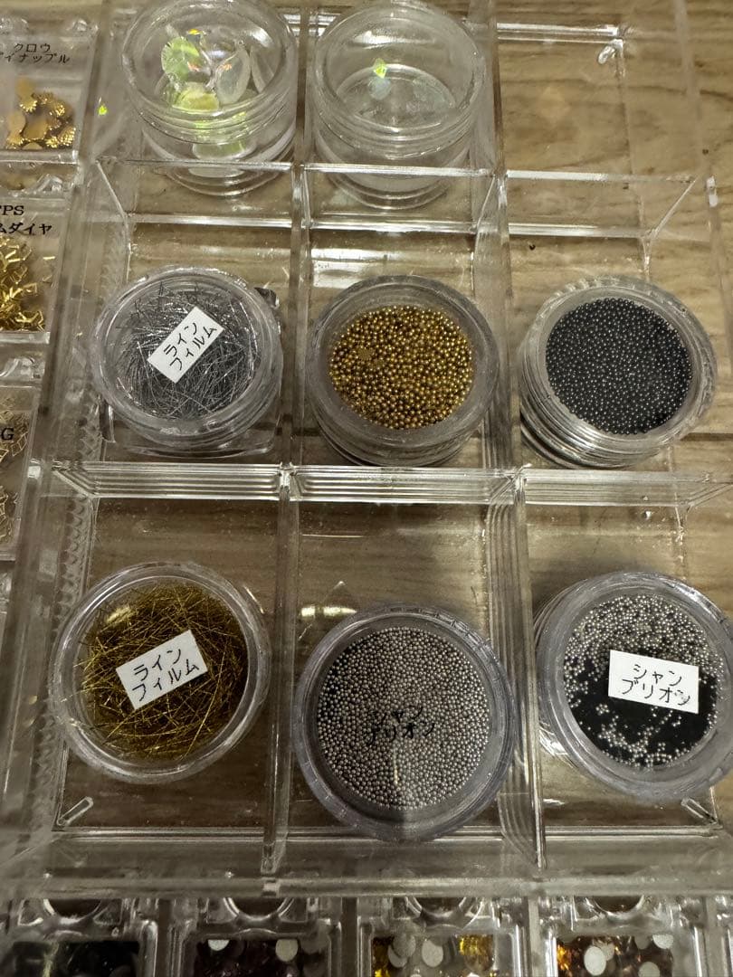 スワロフスキーネイルパーツ大量まとめ販売