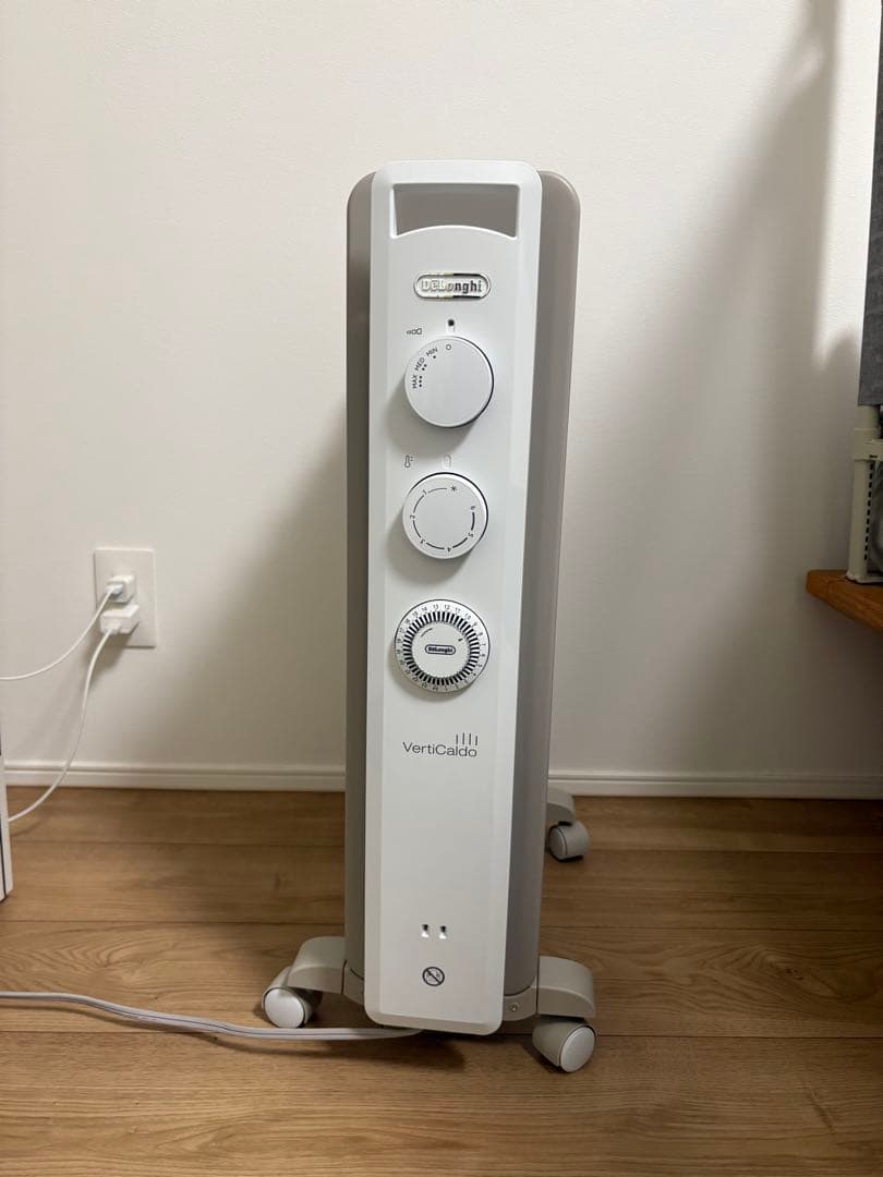 【付属品なし】DeLonghi VertiCaldo オイルヒーター