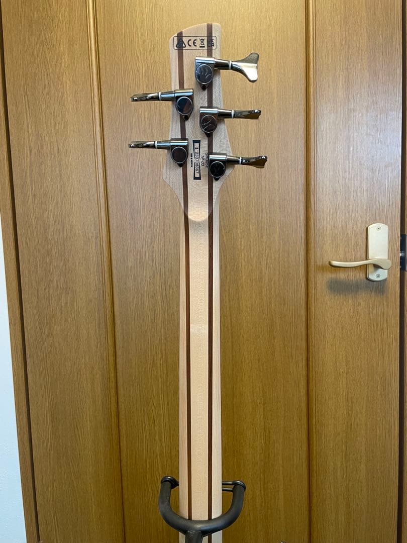 IbanezSR305E五弦ベース ストラップ付き