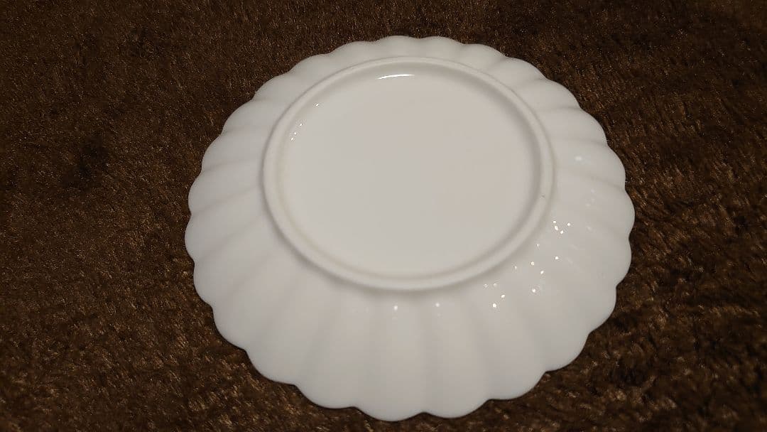 李朝　白磁　輪花皿　豆皿　蔵出し　１客