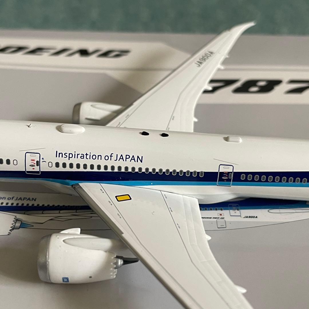 ANA 787-10 全日空 JA900A av スタンド付き 1:400