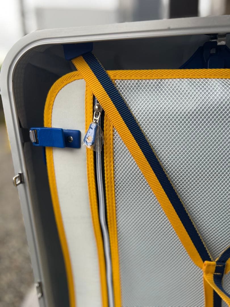 美品 innovator 90Lキャリーケース