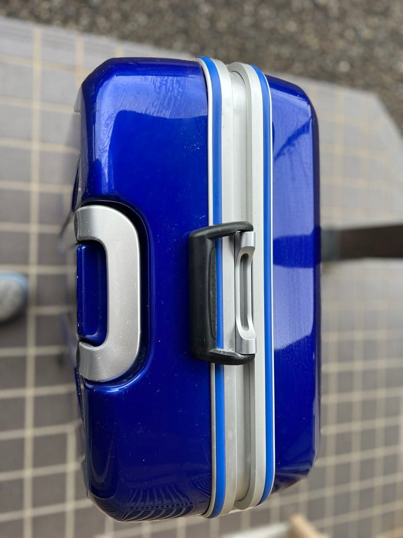 美品 innovator 90Lキャリーケース