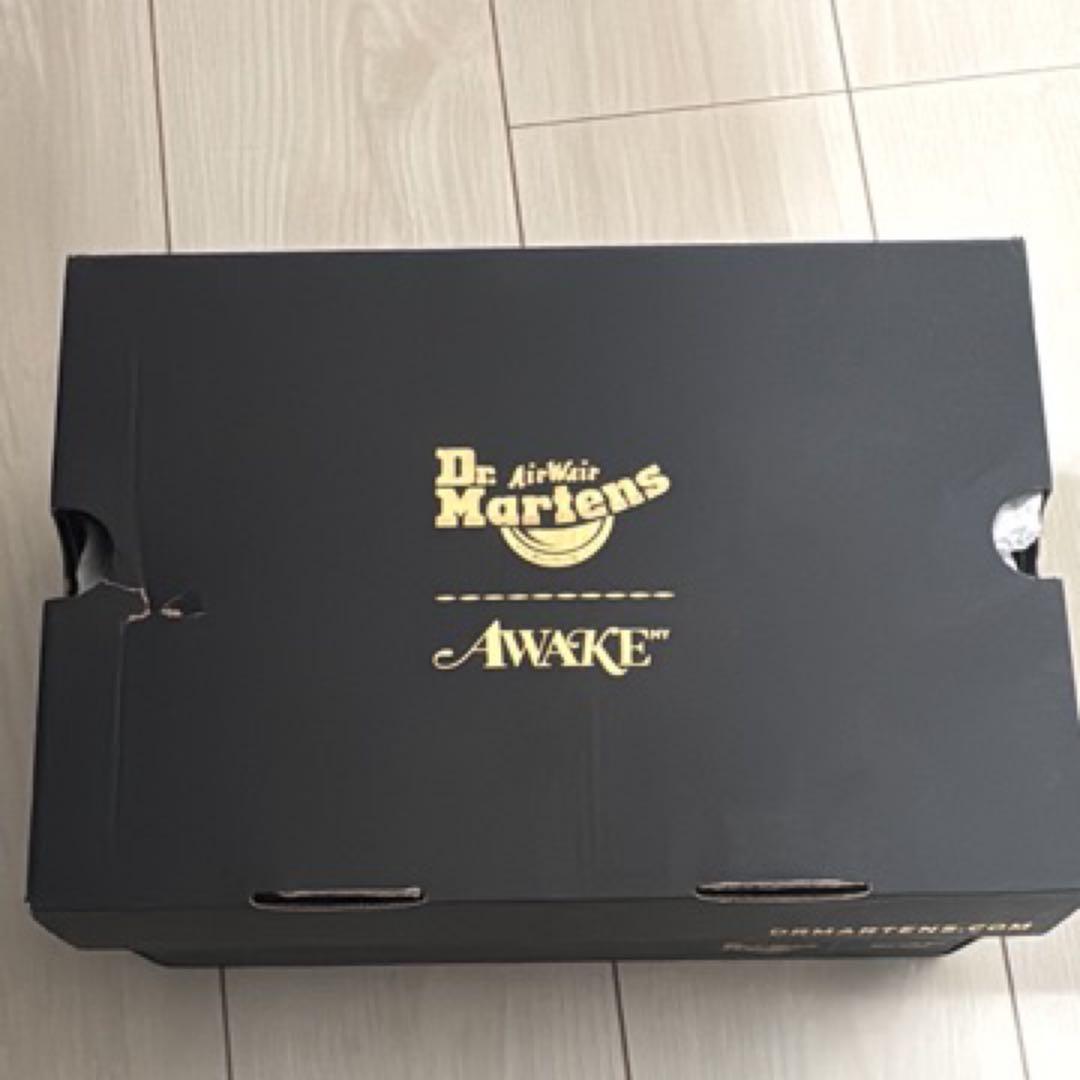 靴 Dr martens awake ny