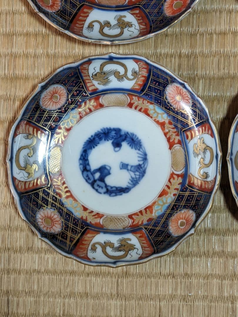 ♦江戸時代古伊万里 大明成化年製 染付金襴手 吉祥文 輪花豆皿 四枚組み 骨董品